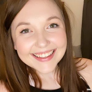 Meet your Posher, Alexandra